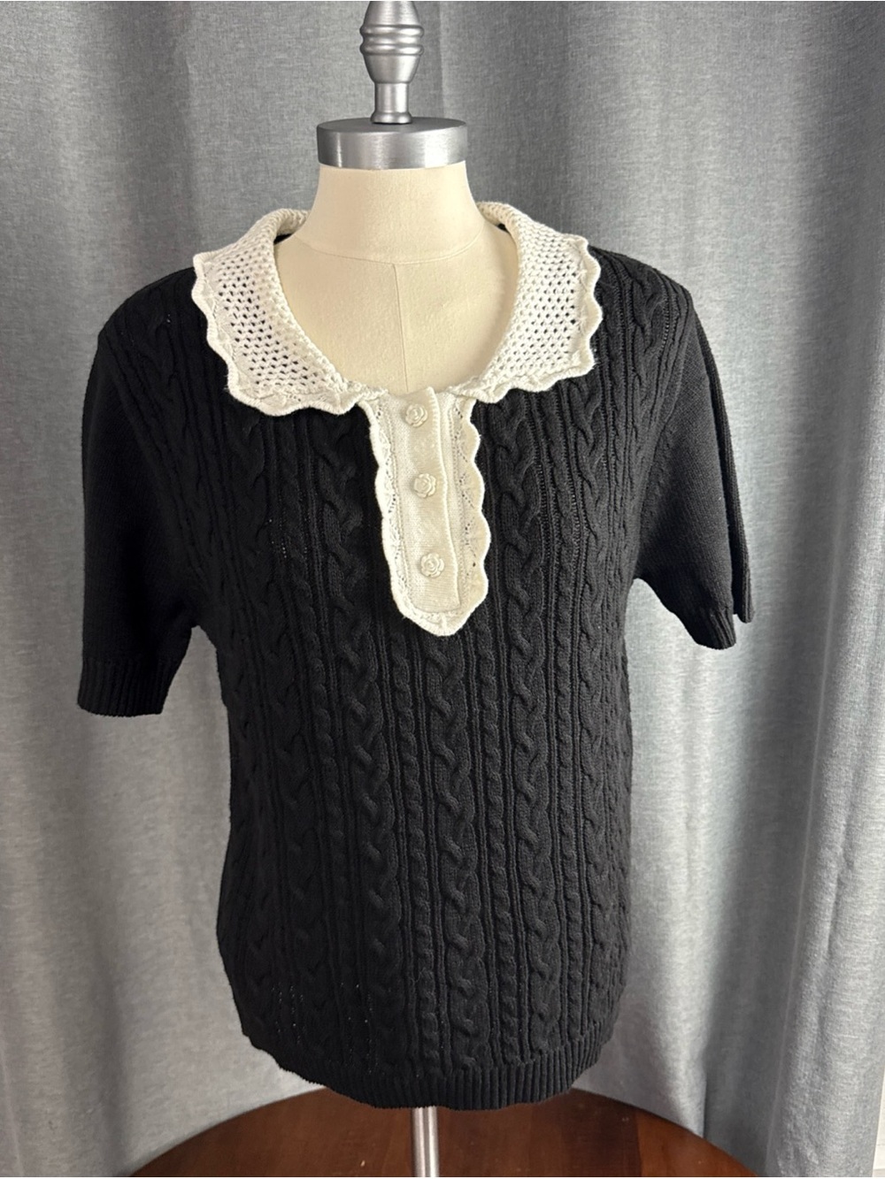 NWT Vigoss Cable Knit Short Sleeve Polo Sweater Top Crochet Collar Black M
